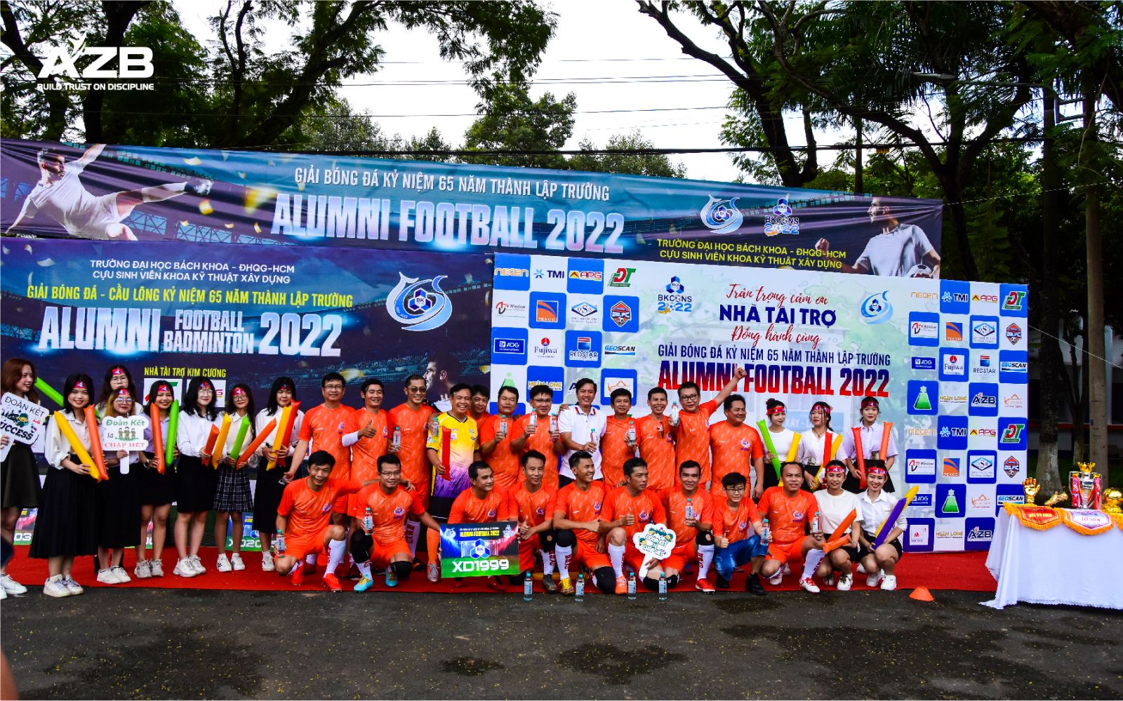 8 Cong%20ty%20Co%20phan%20AZB Tong%20thau%20xay%20dung Giai%20bong%20da%20Dai%20hoc%20Bach%20Khoa