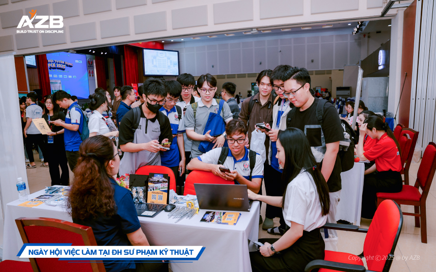 AZB ĐỒNG HÀNH CÙNG NGÀY HỘI TUYỂN DỤNG FCE 2025 –