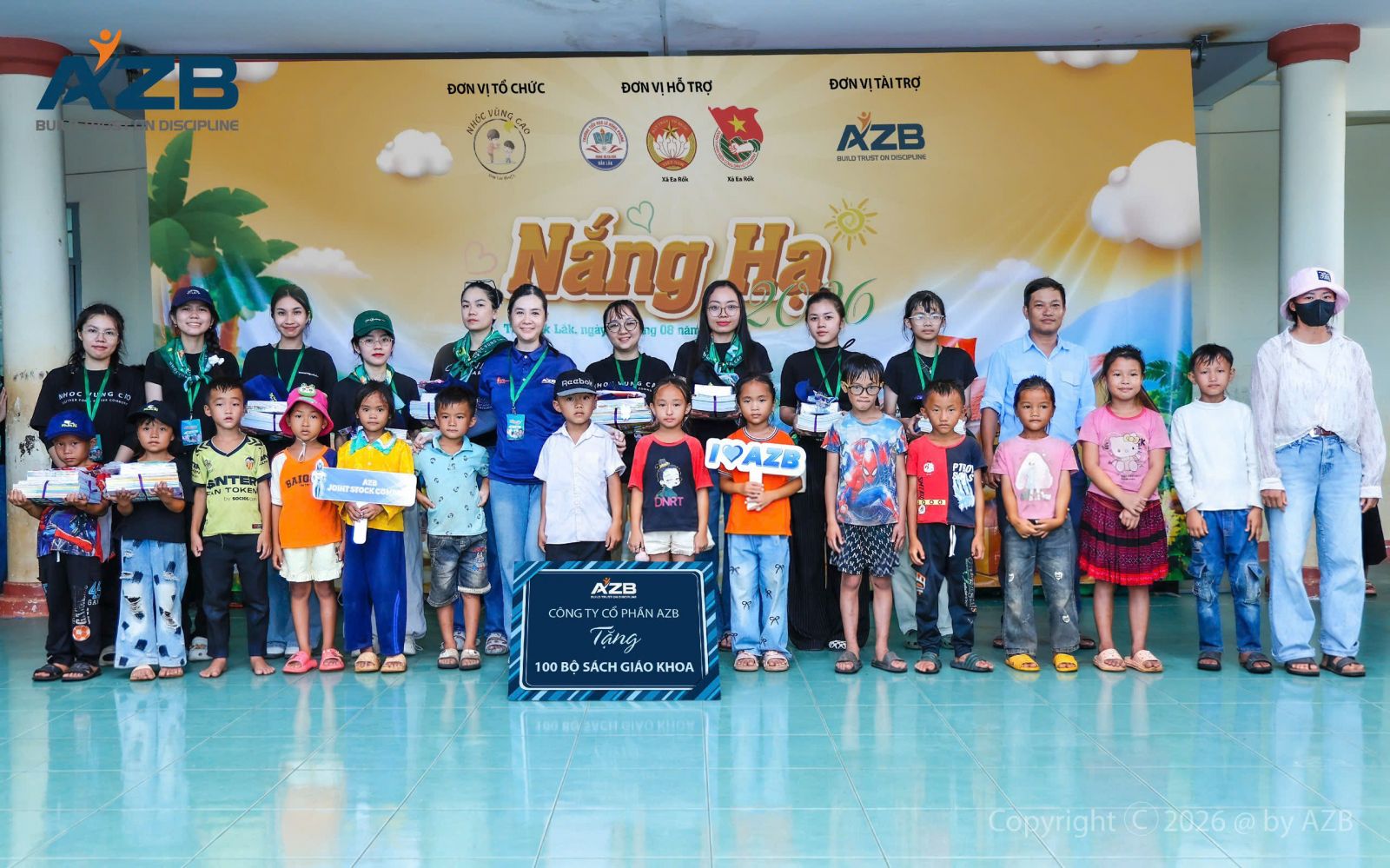 AZB TRAO TẶNG SÁCH GIÁO KHOA – GỬI THÊM HÀNH TRANG ĐẾN CÁC EM NHỎ TRONG CHƯƠNG TRÌNH NẮNG HẠ 2026 