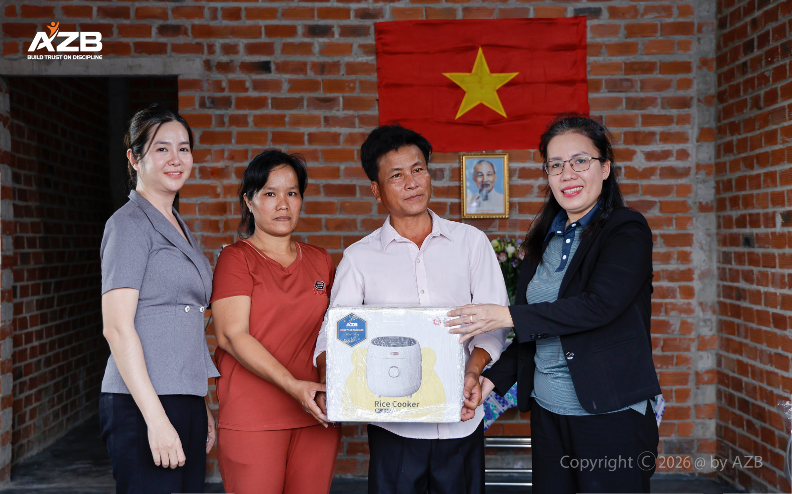  AZB ĐỒNG HÀNH CÙNG ĐỊA PHƯƠNG TRAO TẶNG NHÀ “ĐẠI ĐOÀN KẾT” TẠI XÃ MỸ HẠNH