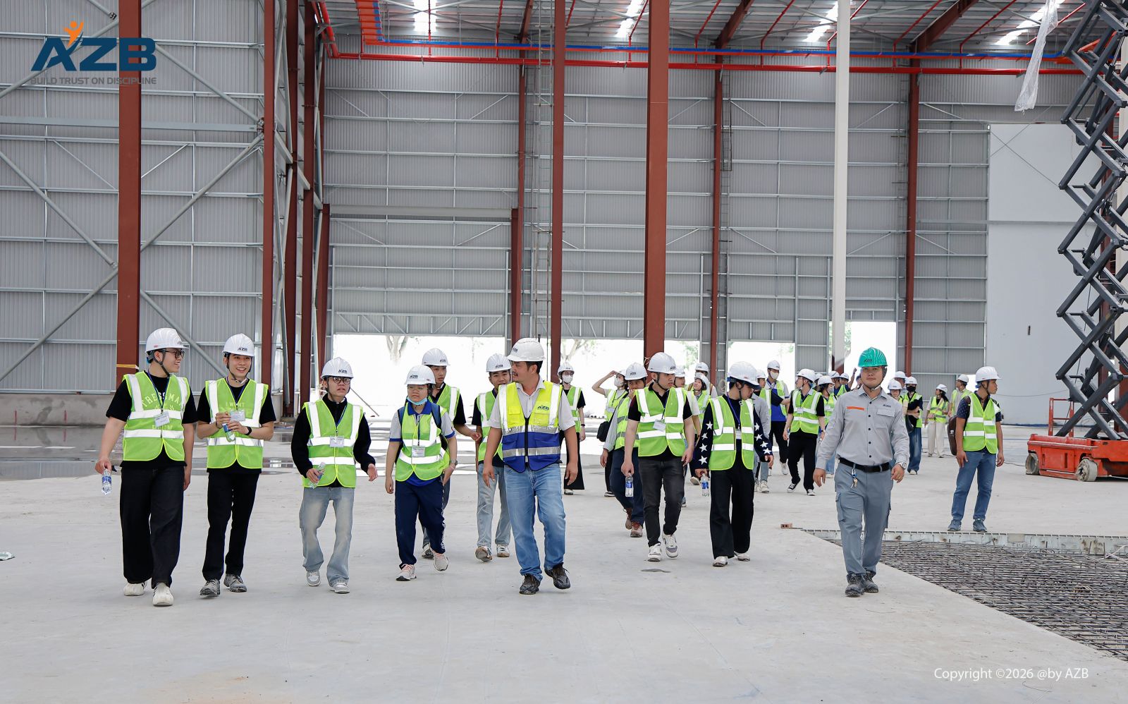 ĐÓN SINH VIÊN THAM QUAN DỰ ÁN – TRẢI NGHIỆM THỰC TẾ TẠI CÔNG TRƯỜNG AZB