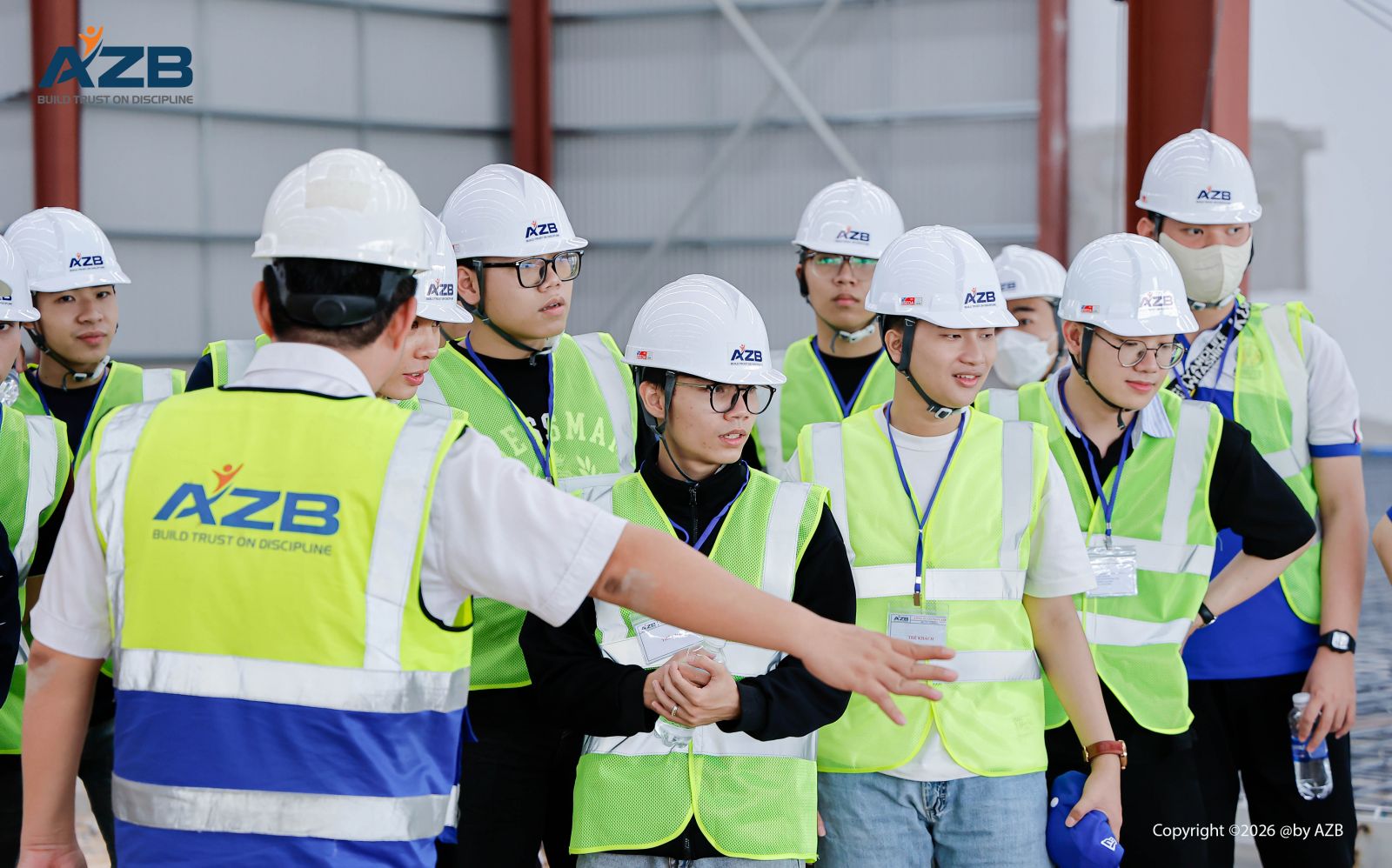 ĐÓN SINH VIÊN THAM QUAN DỰ ÁN – TRẢI NGHIỆM THỰC TẾ TẠI CÔNG TRƯỜNG AZB